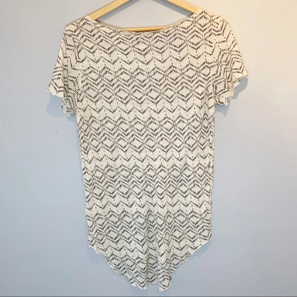 Vero Moda | Light-Weight Pattern T-Shirt - Picture 3 of 5